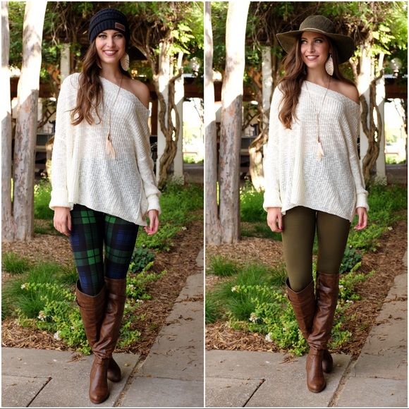 ✨LAST ONE✨Cream Slouchy Ribbed Knit Sweater - Picture 3 of 4